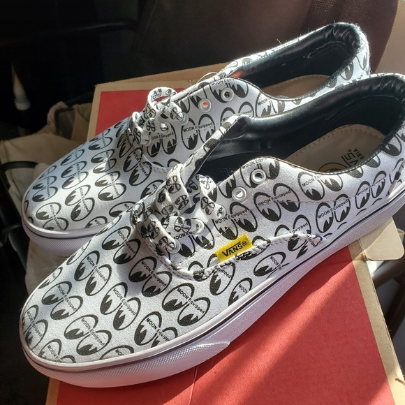 moon eyes vans